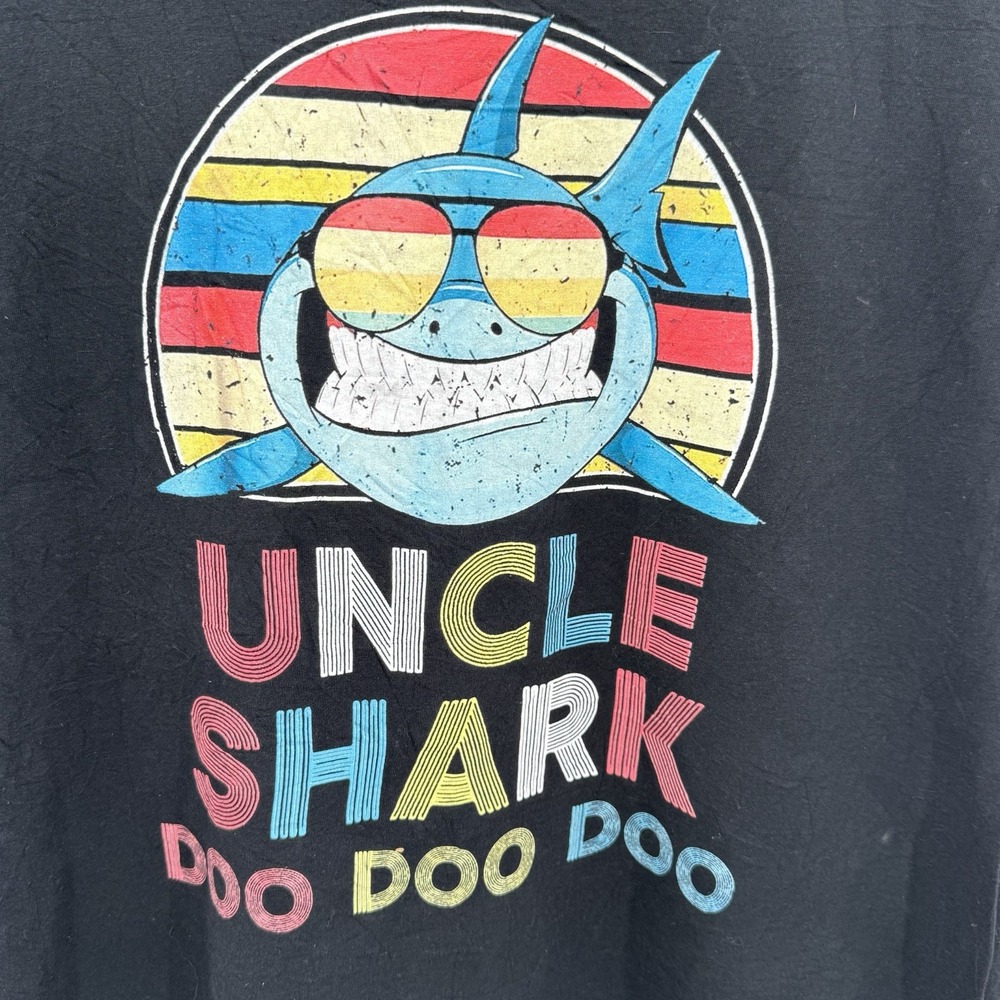 Uncle Shark Doo Doo Doo Baby Shark Mens L Black‎ Vintage Graphic T-Shirt